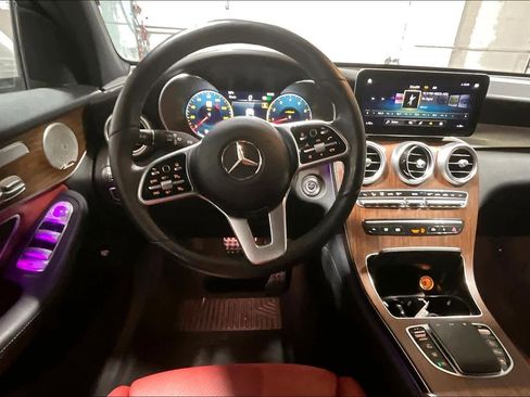 Used 2021 Mercedes-Benz GLC 300 4MATIC image 6
