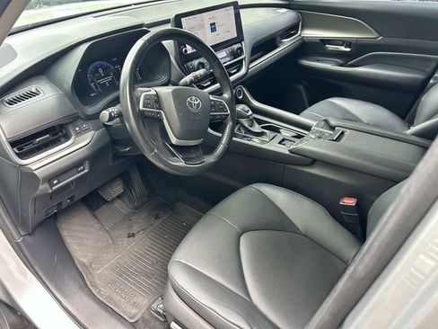 Used 2024 Toyota Grand Highlander AWD image 15