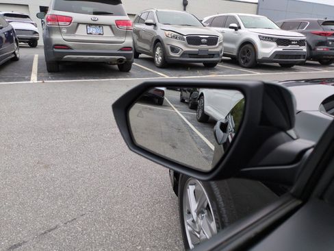 New 2026 Hyundai Elantra SE FWD image 14