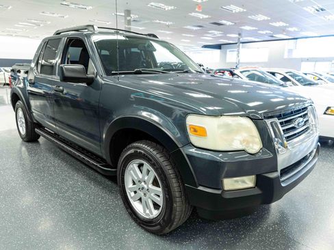 Used 2010 Ford Explorer Sport Trac XLT RWD image 3