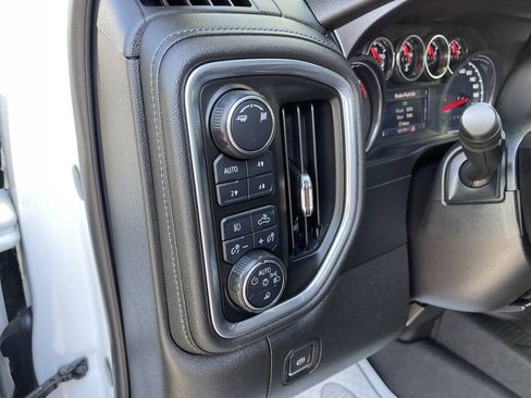 Used 2019 Chevrolet Silverado 1500 RST w/ True North Edition AWD/4WD image 11