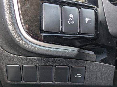 Used 2019 Mitsubishi Outlander SEL image 26