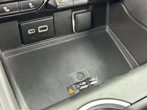 Used 2024 Chevrolet Suburban RST RWD image 28
