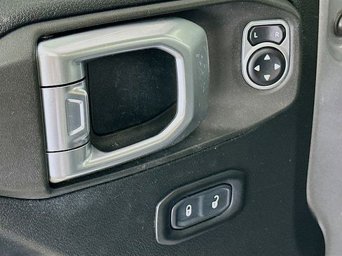 Used 2020 Jeep Wrangler Unlimited Sport S image 17
