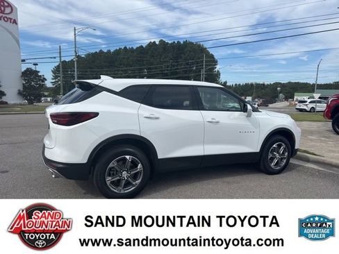 Used 2023 Chevrolet Blazer LT image 3