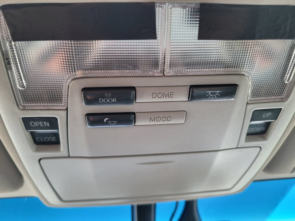 Used 2013 Toyota Avalon Limited FWD image 36