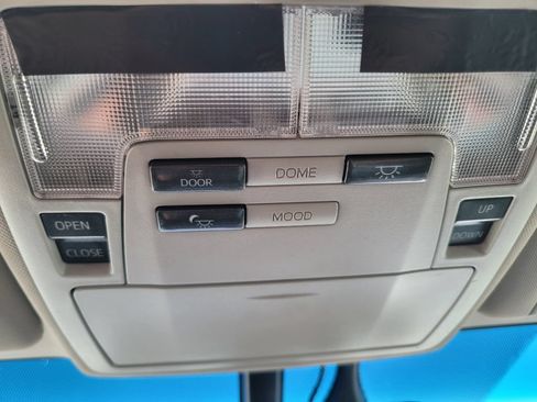 Used 2013 Toyota Avalon Limited FWD image 36