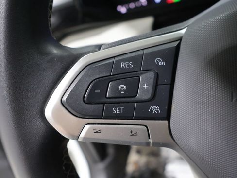Used 2025 Volkswagen Taos S AWD/4WD image 32