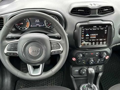 Used 2023 Jeep Renegade Latitude image 12