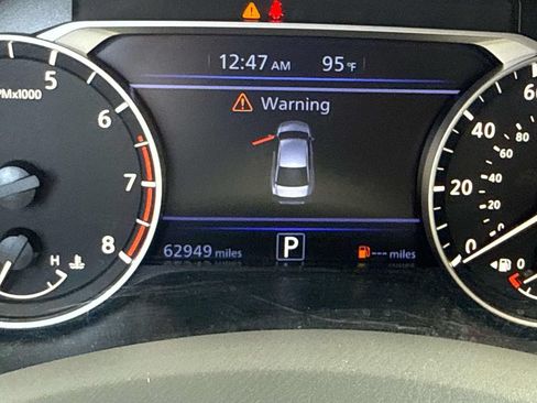 Used 2025 Nissan Altima 2.5 SV FWD image 23