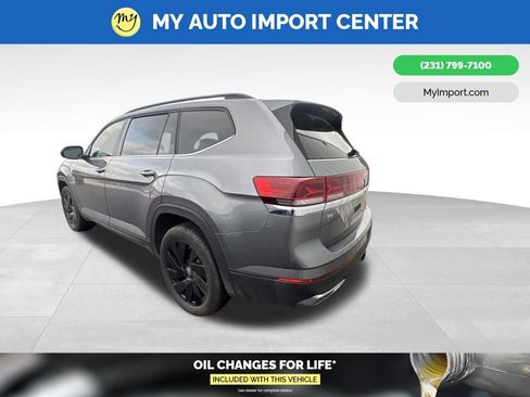 Used 2025 Volkswagen Atlas SE w/ Black Wheel Package AWD/4WD image 4