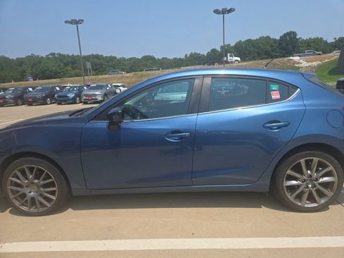 Used 2018 MAZDA MAZDA3 Touring FWD image 6