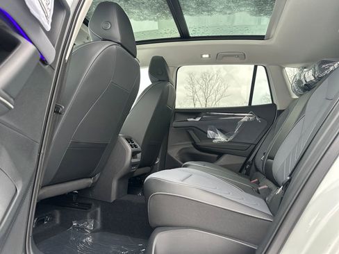 New 2026 Volkswagen Tiguan SE image 14