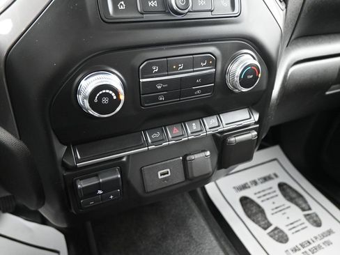 Used 2020 GMC Sierra 2500 4x4 Crew Cab w/ Fleet Convenience Package image 17