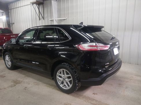 Used 2024 Ford Edge SEL image 2