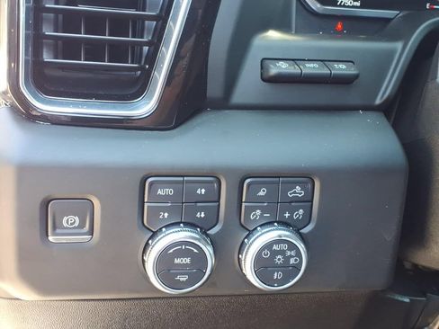 Used 2025 GMC Sierra 3500 Denali Ultimate AWD/4WD image 33