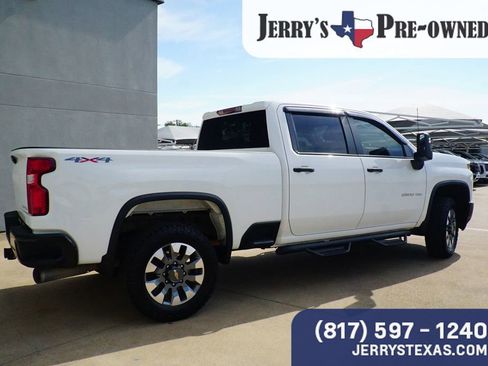 Used 2022 Chevrolet Silverado 2500 Custom w/ Custom Value Package AWD/4WD image 5