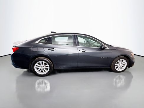 Used 2018 Chevrolet Malibu LT image 11