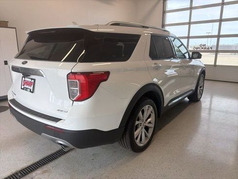 Used 2022 Ford Explorer Platinum w/ Technology Package AWD/4WD image 11