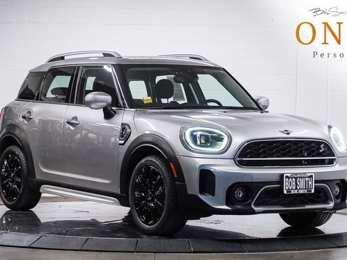 Used 2024 MINI Cooper Countryman S FWD image 1