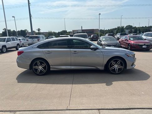 Used 2022 Honda Accord Touring image 4