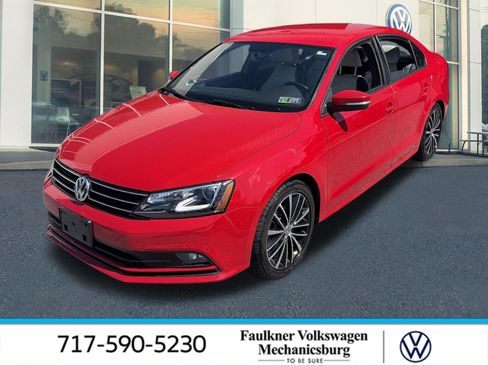 Used 2016 Volkswagen Jetta Sport w/ Lighting Package FWD image 1