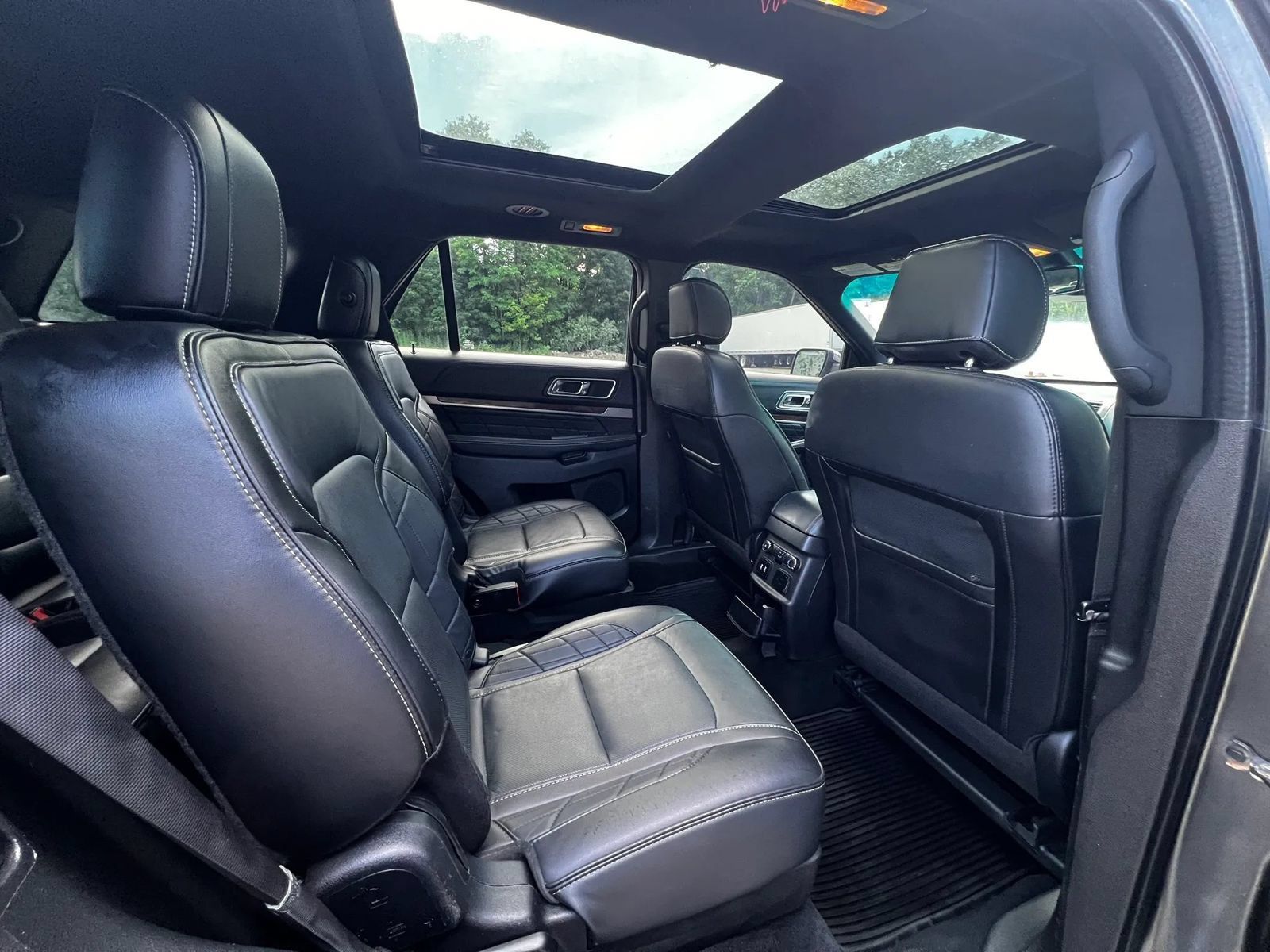 Used 2016 Ford Explorer Platinum AWD/4WD image 11