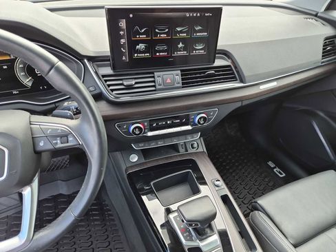 Used 2023 Audi Q5 e Premium w/ Convenience Package image 22