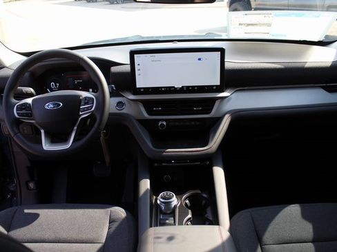 New 2025 Ford Explorer Active image 10