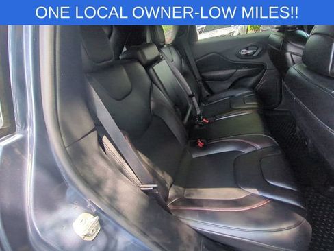 Used 2019 Jeep Cherokee Trailhawk w/ Cold Weather Group AWD/4WD image 34