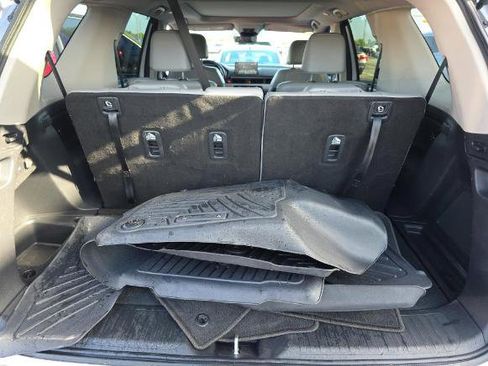 Used 2024 Honda Pilot Touring image 6