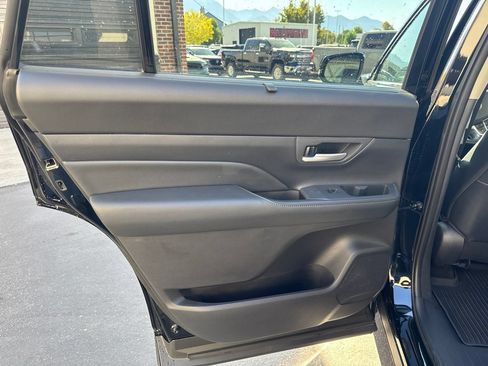 Used 2026 Toyota Grand Highlander AWD image 17