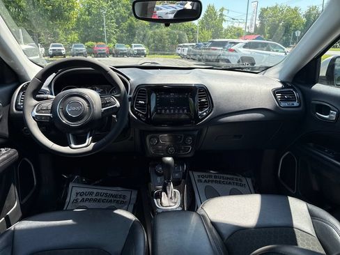 Used 2021 Jeep Compass Latitude AWD/4WD image 32