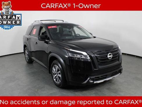 Certified 2023 Nissan Pathfinder SL w/ Black Appearance Package FWD image 5