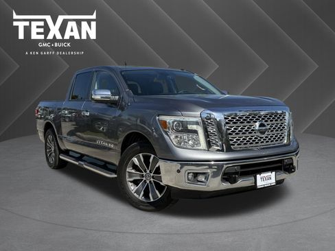 Used 2018 Nissan Titan SL image 1
