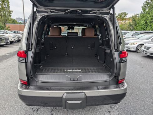 Used 2024 Lexus GX 550 image 14