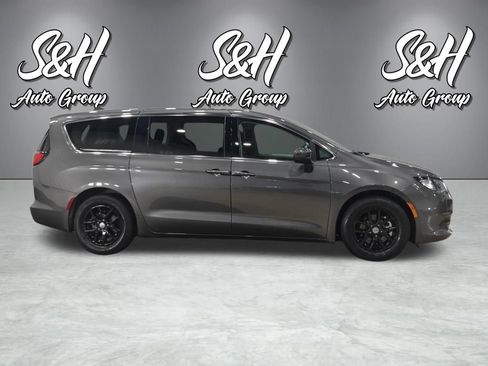 Used 2023 Chrysler Voyager LX FWD image 18