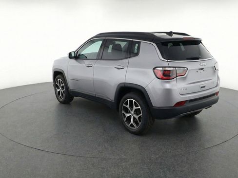 Used 2025 Jeep Compass Limited image 6