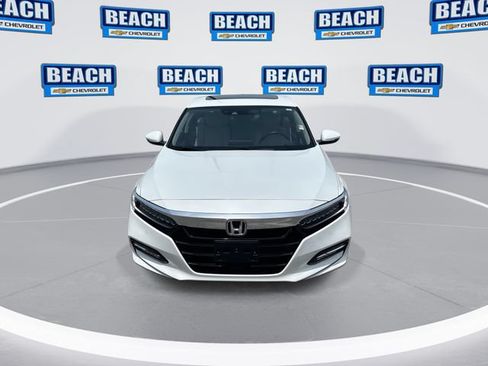 Used 2018 Honda Accord Touring image 3
