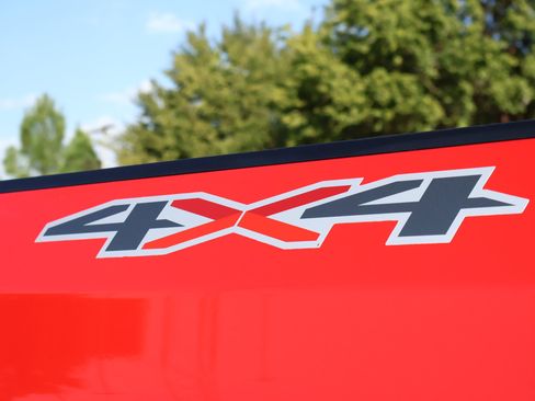 Used 2021 Chevrolet Silverado 1500 LT w/ Bed Protection Package image 6