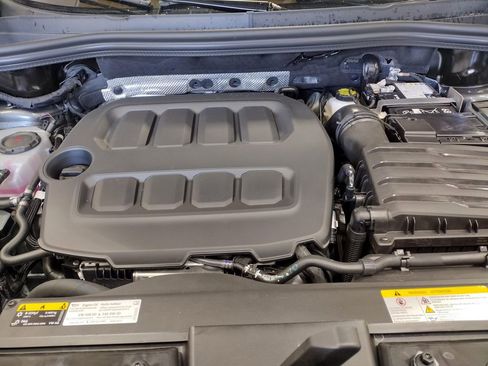 New 2026 Volkswagen Tiguan SE image 8