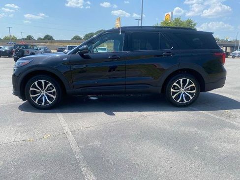 Certified 2026 Ford Explorer ST-Line AWD/4WD image 4