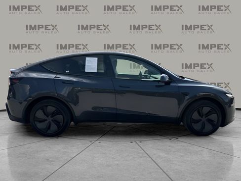 Used 2026 Tesla Model Y 2WD image 6