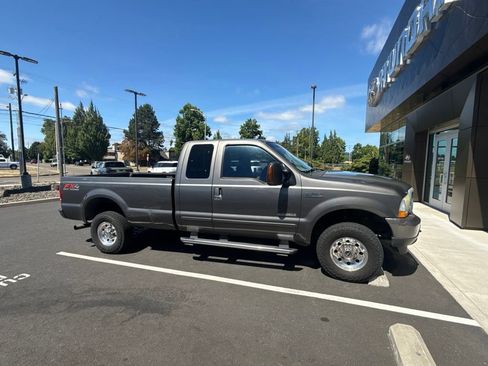 Used 2004 Ford F250 4x4 SuperCab Super Duty image 2
