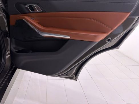 Used 2022 BMW X7 xDrive40i w/ M Sport Package AWD/4WD image 23