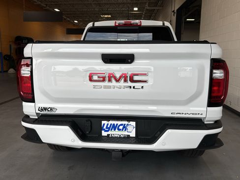 Used 2025 GMC Canyon Denali AWD/4WD image 4