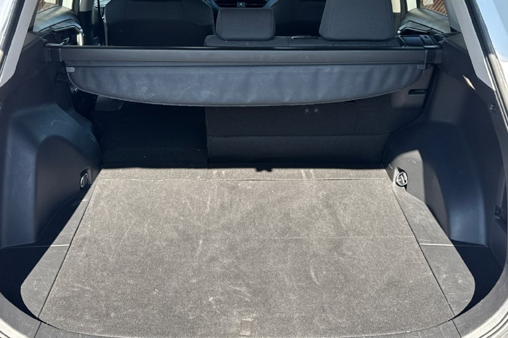 Used 2025 Toyota RAV4 XLE AWD/4WD image 20