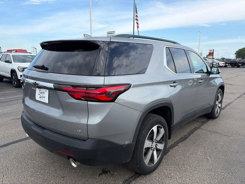 Used 2023 Chevrolet Traverse LT w/ LT Premium Package AWD/4WD image 5