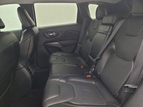 Used 2019 Jeep Cherokee Limited FWD image 18