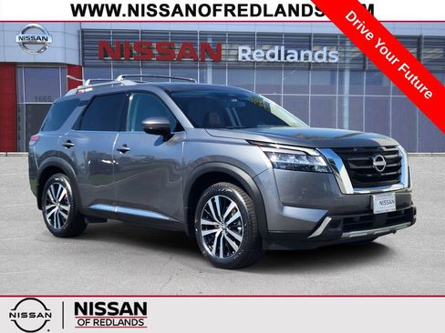 Used 2024 Nissan Pathfinder Platinum w/ Cargo Package FWD image 1